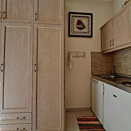 Center 25 * Chania (Crete)